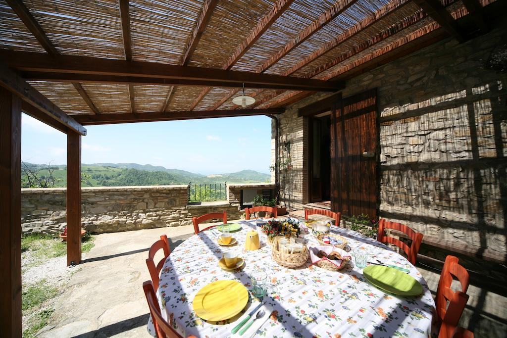 Agriturismo Monte Valentino Pietralunga  Exterior photo